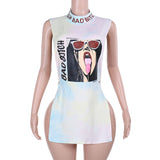 Minivestido con cuello alto calado y estampado de letras de avatar 