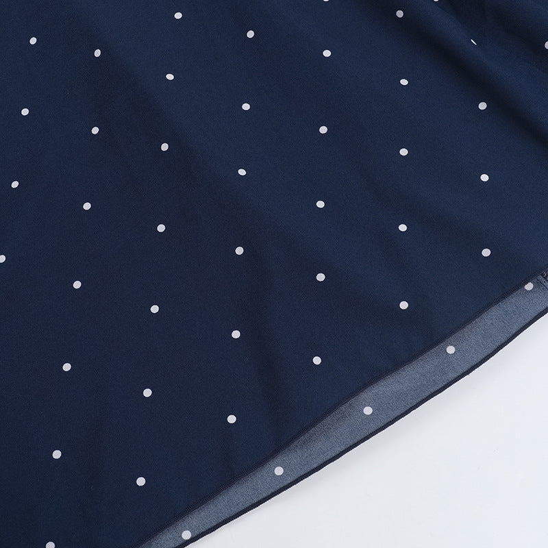 Robe midi à pois, col en V, smockée et contrastée 