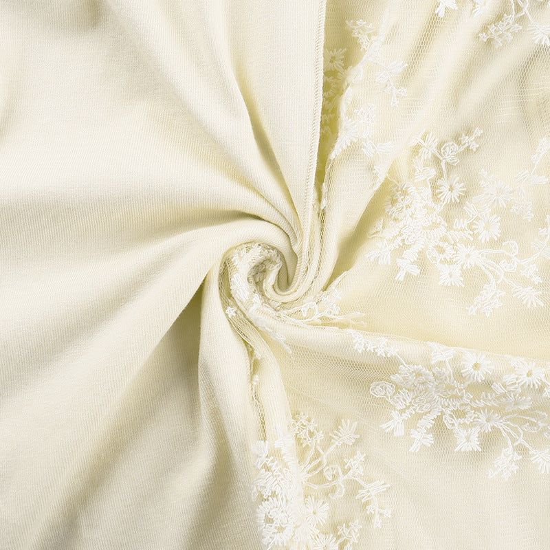 Robe longue camisole dos nu froncée à col en V et fente en dentelle 