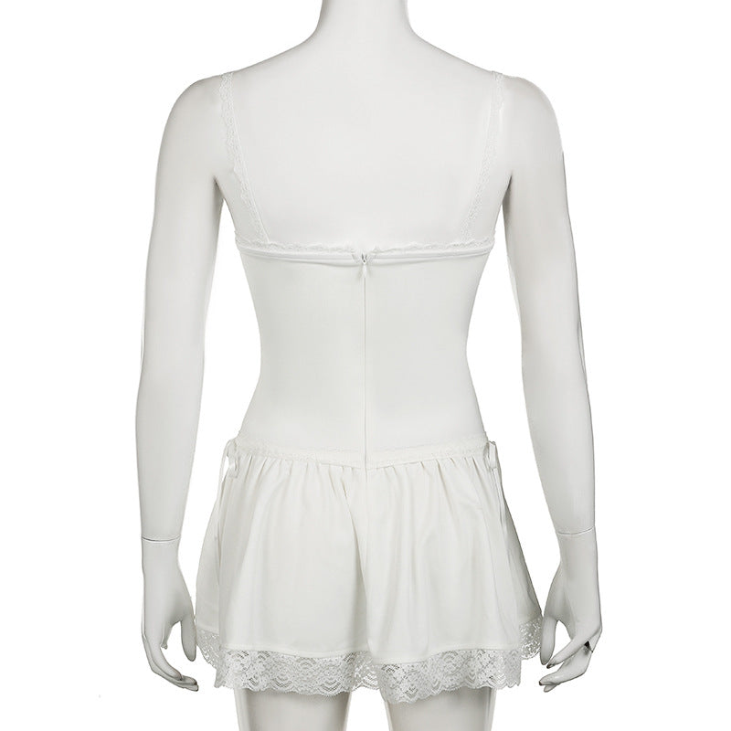 Mini-robe camisole zippée à col carré et ourlet en dentelle 