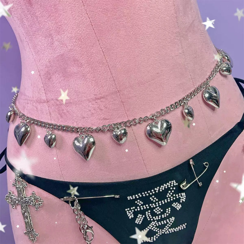 Chaîne de taille en métal avec décor de cœur argenté