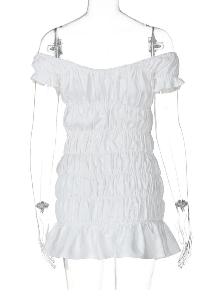 Mini-robe à col en V et épaules dénudées avec ruban froncé 