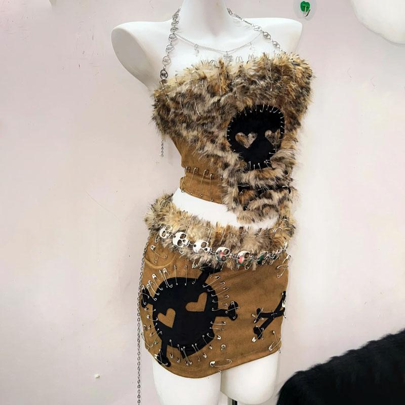 Conjunto de minifalda con estampado de calavera esponjosa y manga larga con cremallera 