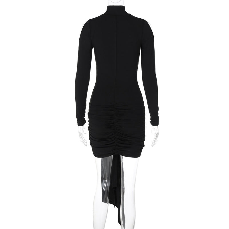 Mini-robe froncée à col haut et manches longues 