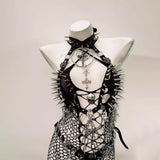 Combinaison avec chaîne en métal et anneau en O avec appliques à rivets creux 