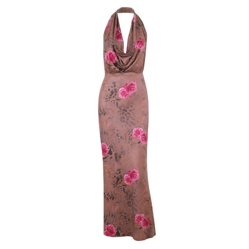 Robe longue froncée à imprimé fleuri et col bénitier 