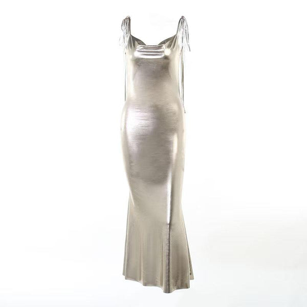 Robe longue camisole à col bénitier et fronces métalliques 