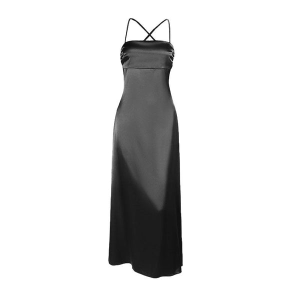 Robe longue en satin froncé à dos croisé et col carré 