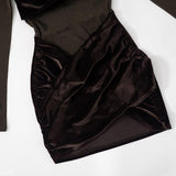 Mini-robe froncée en velours à manches longues et col haut 