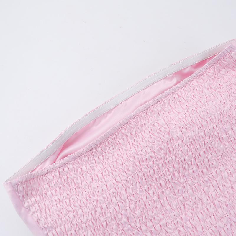 Mini-robe tube unie en satin froncé à smocks 