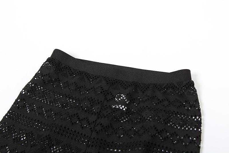 Conjunto de pantalón de manga larga con cuello redondo calado y tiro medio 
