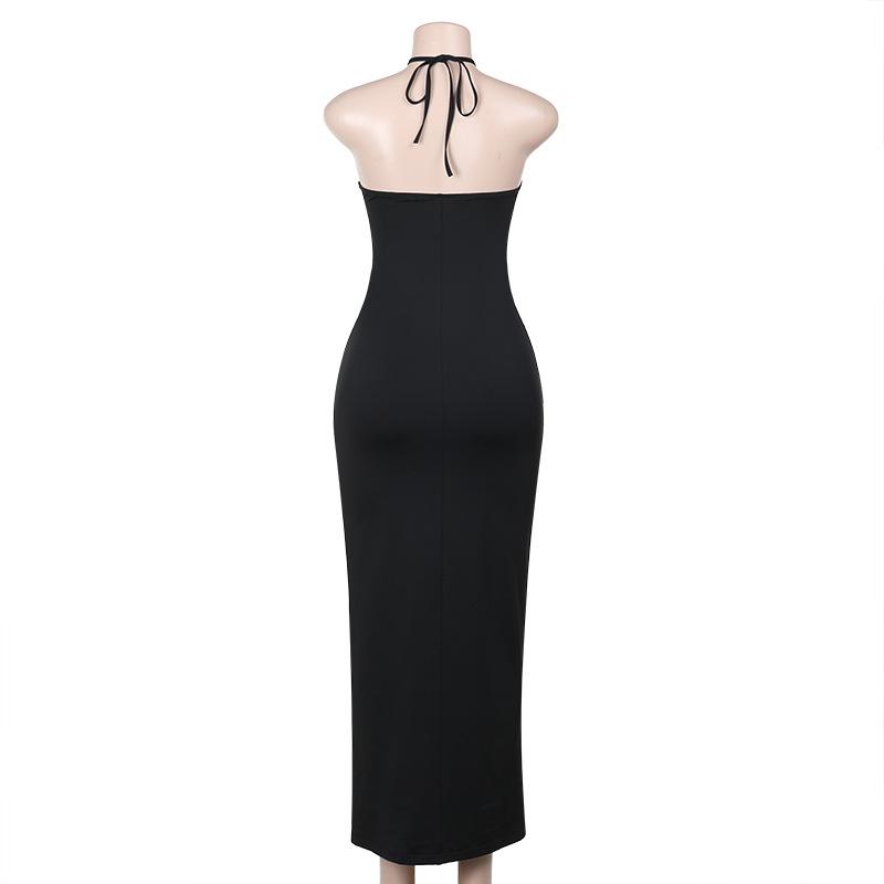 Vestido largo sin espalda con parches de malla y lazo tipo halter 