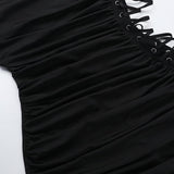 Robe midi à col carré, froncée et ajourée 
