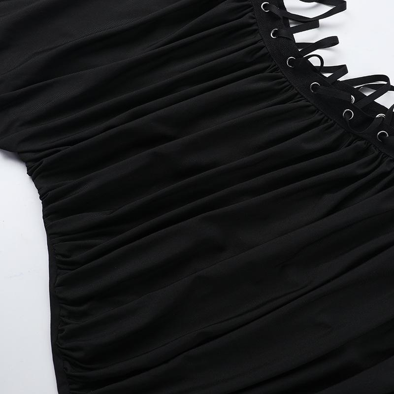 Robe midi à col carré, froncée et ajourée 