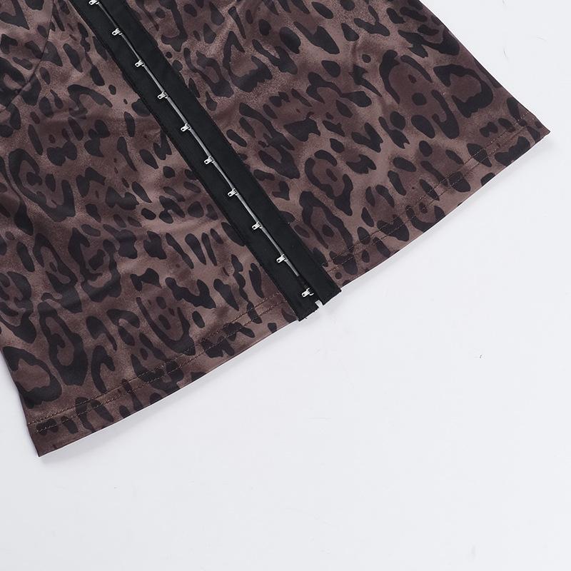 Top camisola sin espalda con volantes y estampado de leopardo con cuello en V 