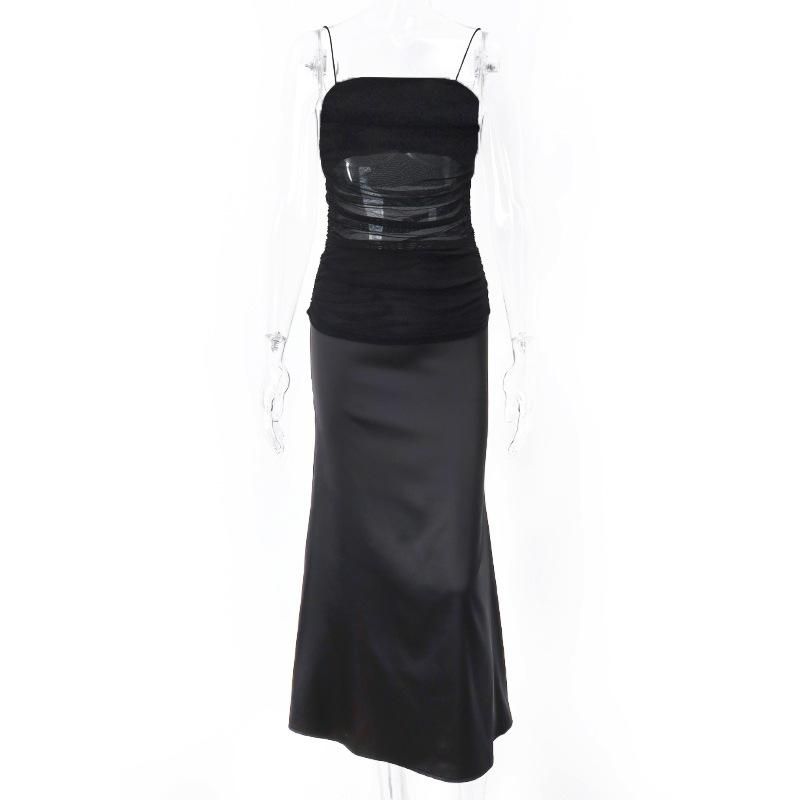Robe midi à bretelles fines en maille fendue et froncée 