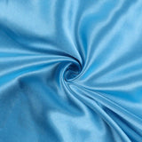 Robe longue en satin froncé à dos croisé et col carré 