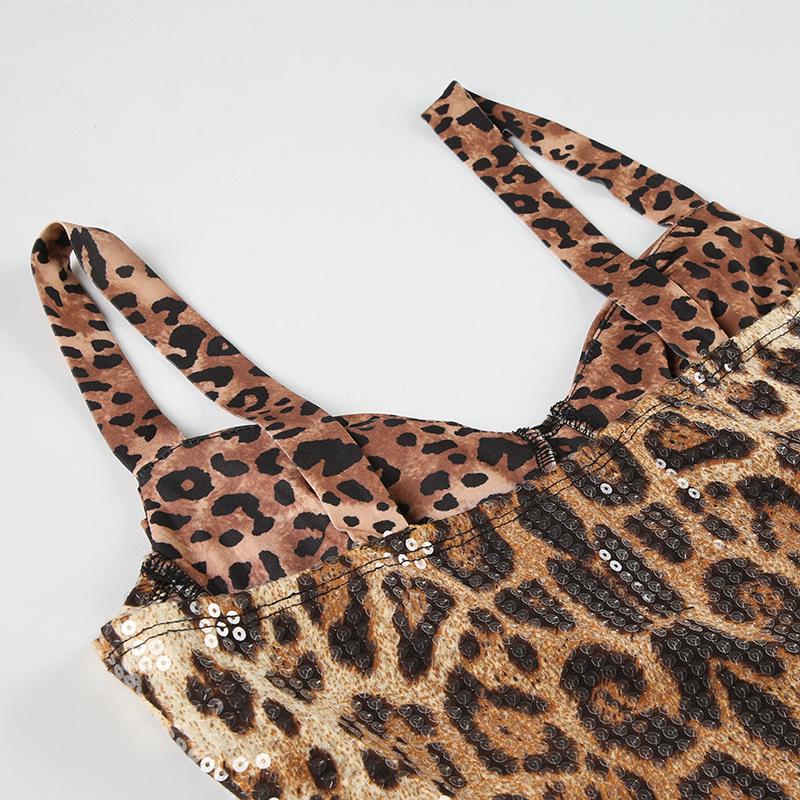 Vestido mini de tirantes con escote en V y estampado de leopardo con purpurina y espalda descubierta 