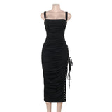 Robe midi à col carré, froncée et ajourée 