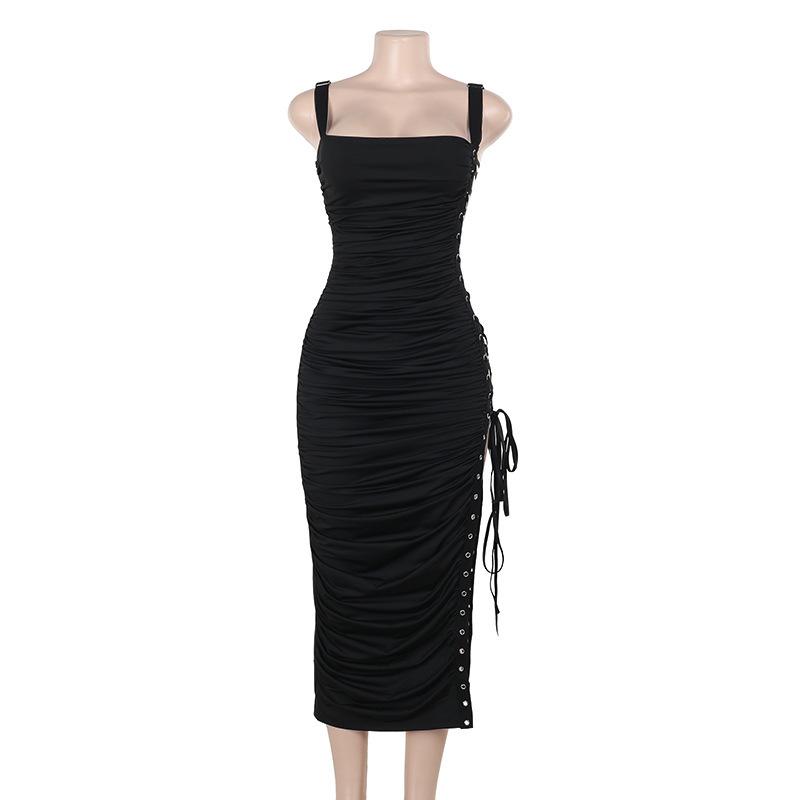 Robe midi à col carré, froncée et ajourée 