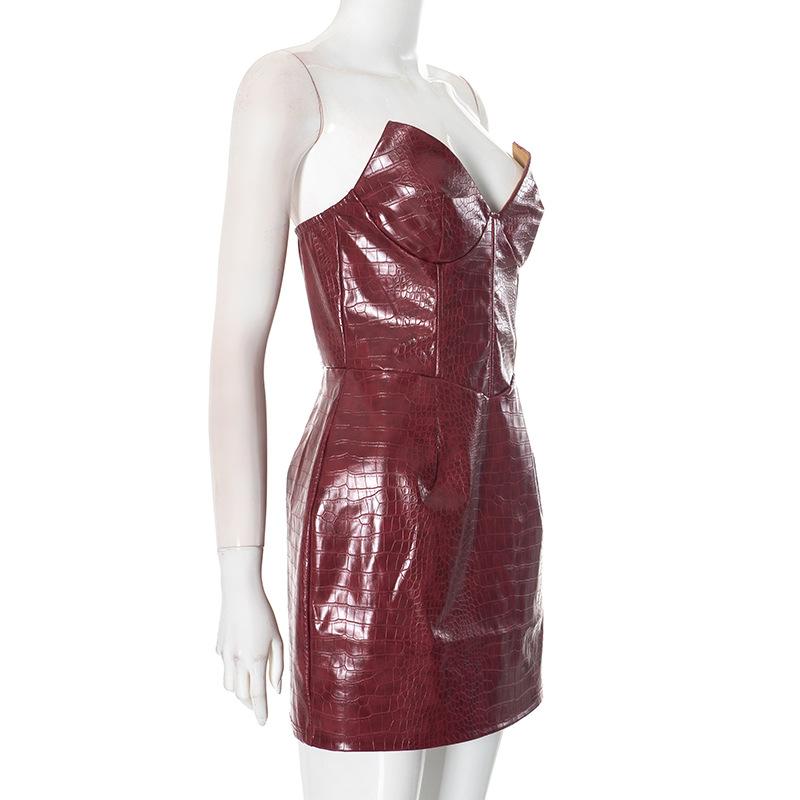 Mini-robe tube zippée en cuir PU à col en cœur 