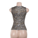 Top con escote en V calado y dobladillo de encaje con estampado de leopardo 