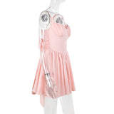 Robe courte froncée à col en V et nœud papillon 