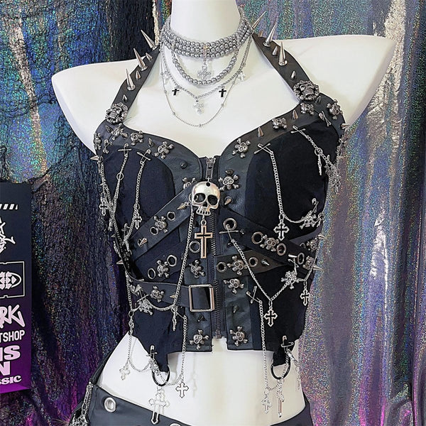 Top con cuello en V, cierre de cremallera y cadena metálica con aplique de calavera 