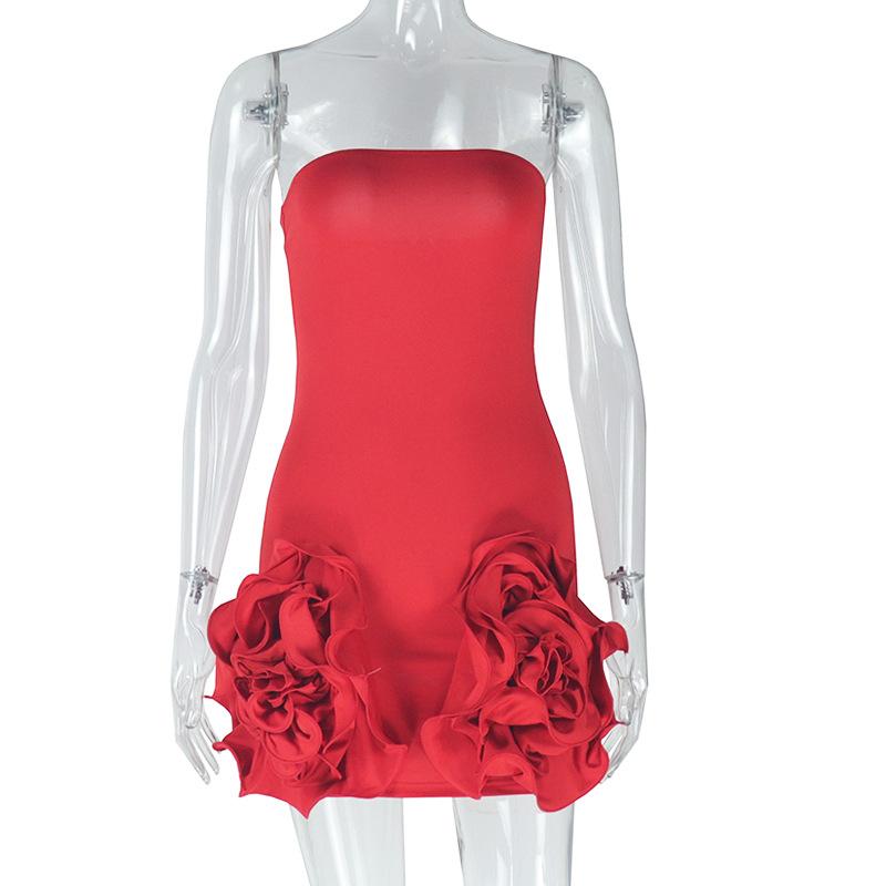 Vestido mini de tubo con espalda descubierta y apliques de flores 