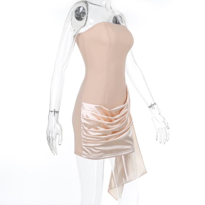 Vestido mini de tubo irregular de satén fruncido 