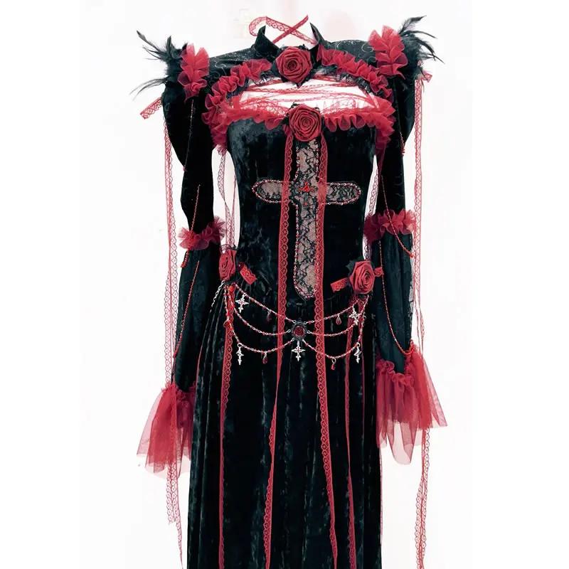 Robe longue à manches longues avec appliques florales et volants en plumes 