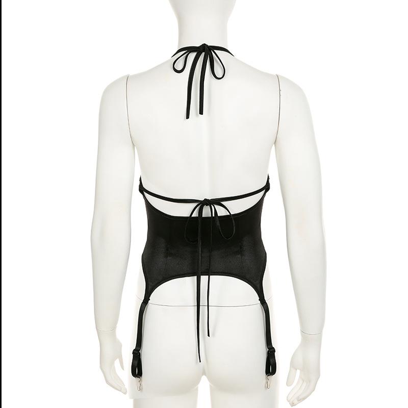 Top liso sin espalda, cuello en V y lazo tipo halter 