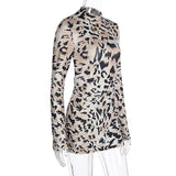 Mini-robe dos nu à manches longues et col ras du cou 