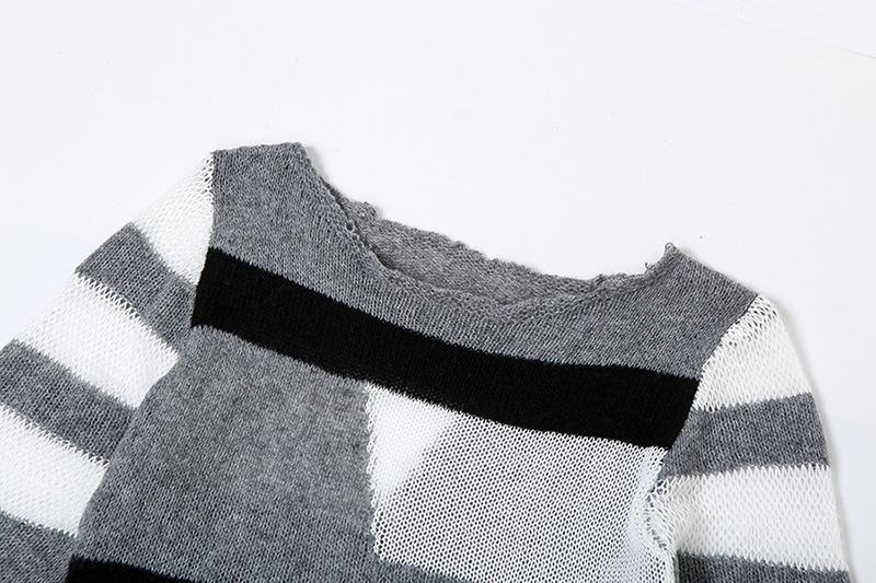 Robe longue à col ras du cou et manches longues en tricot à rayures 