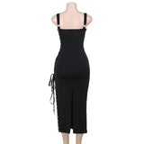 Robe midi à col carré, froncée et ajourée 