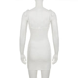 Vestido mini de tirantes finos con cuello en U, apliques florales y encaje 
