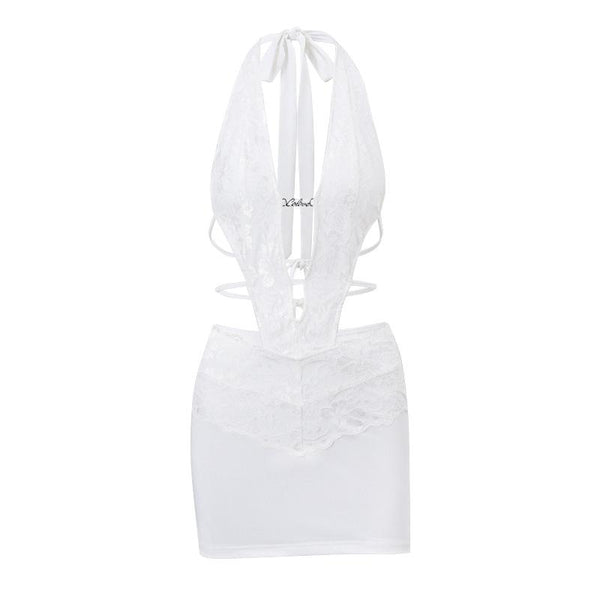 Mini-robe ajourée à col licou et ourlet en dentelle à nouer soi-même 