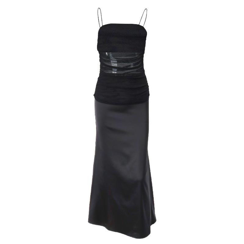 Robe midi à bretelles fines en maille fendue et froncée 