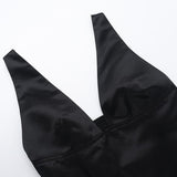 Mini-robe camisole dos nu à col en V profond et smocké 