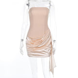 Vestido mini de tubo irregular de satén fruncido 