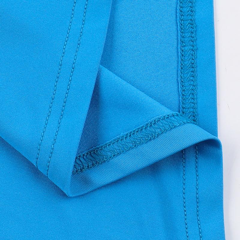Mini-robe camisole dos nu froncée à col en V ajouré 