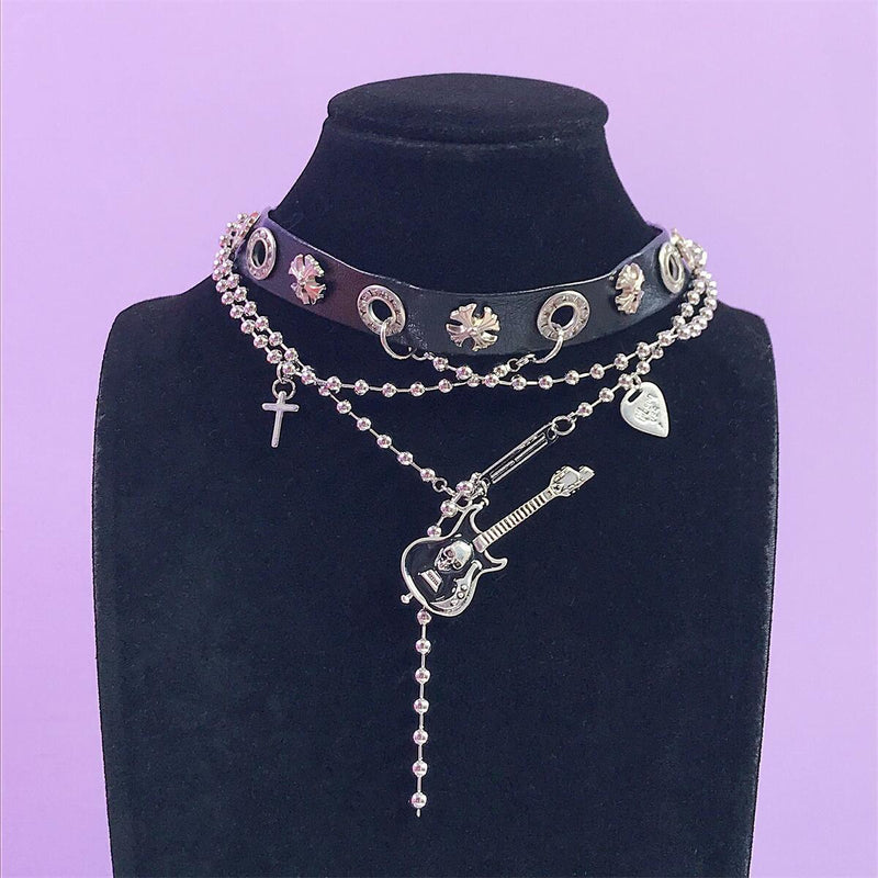 Collier ras du cou en cuir PU avec chaîne en métal et croix décorative pour guitare