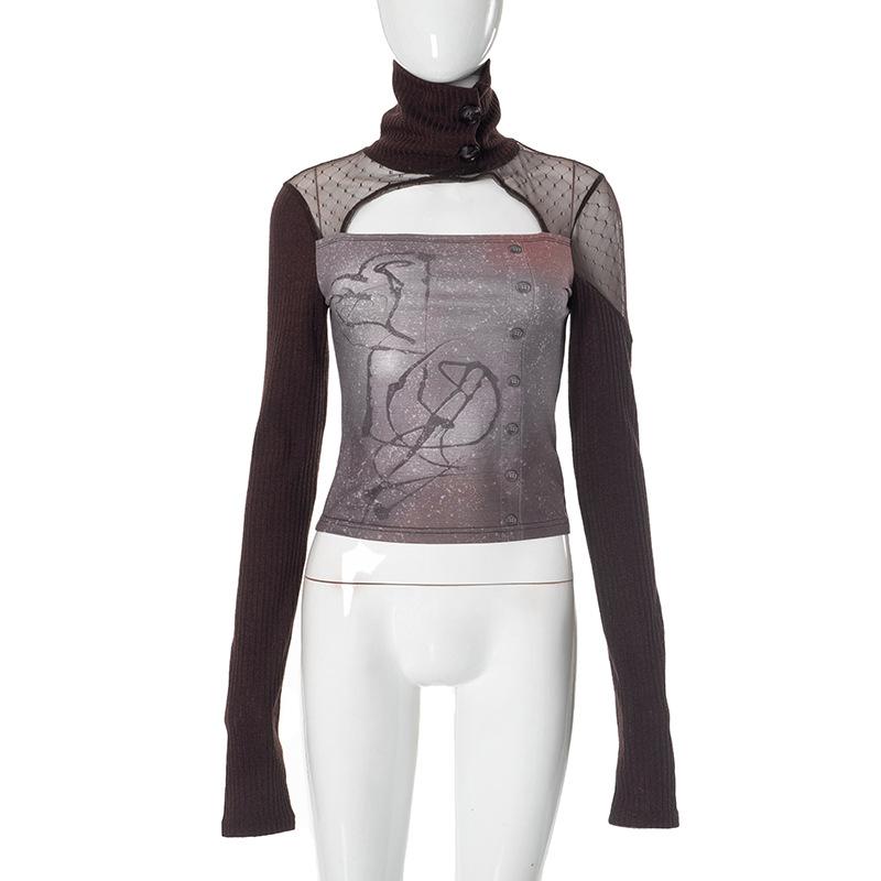 Top de manga larga con cuello alto calado y botones estampados 