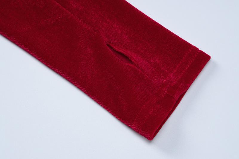Vestido mini de tubo con espalda descubierta y guantes de plumas fruncidas 