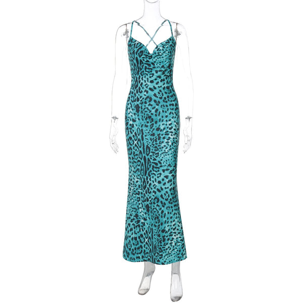 Vestido largo camisola con cuello vuelto y espalda cruzada con estampado de leopardo 
