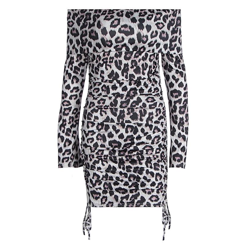 Mini-robe froncée à manches longues et épaules dénudées à imprimé léopard 