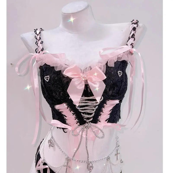 Top de tirantes con cuello en V y cinta con lazo 