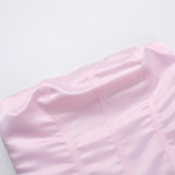 Mini-robe tube unie en satin froncé à smocks 