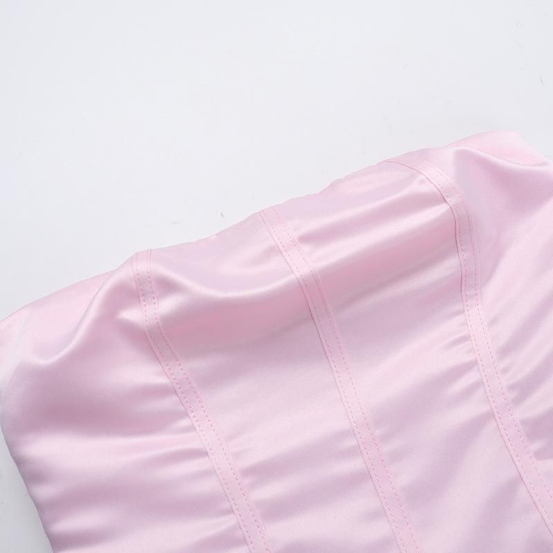Mini-robe tube unie en satin froncé à smocks 