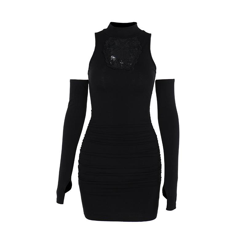 Vestido mini con cuello alto, guantes fruncidos y estampado cruzado 